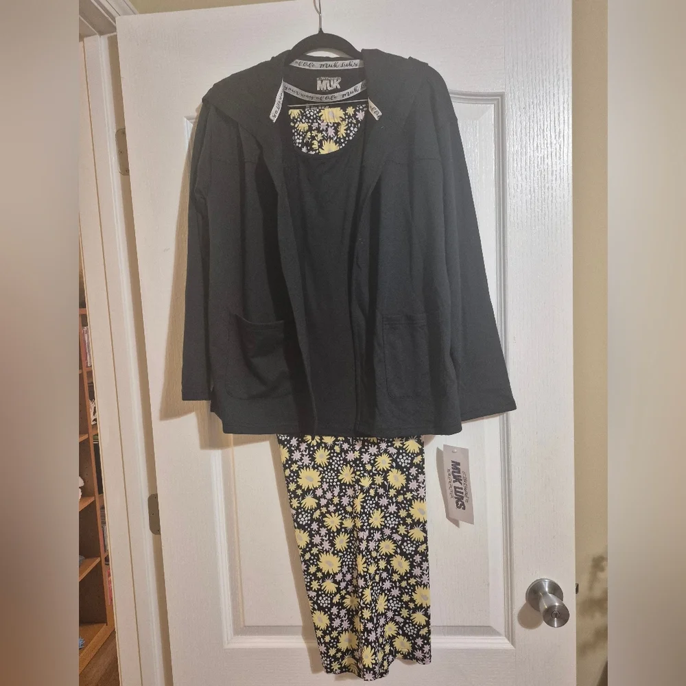 NEW! MUK LUKS Floral 3 PIECE Print Pajama Set - Black and Yellow - Picture 2 of 9